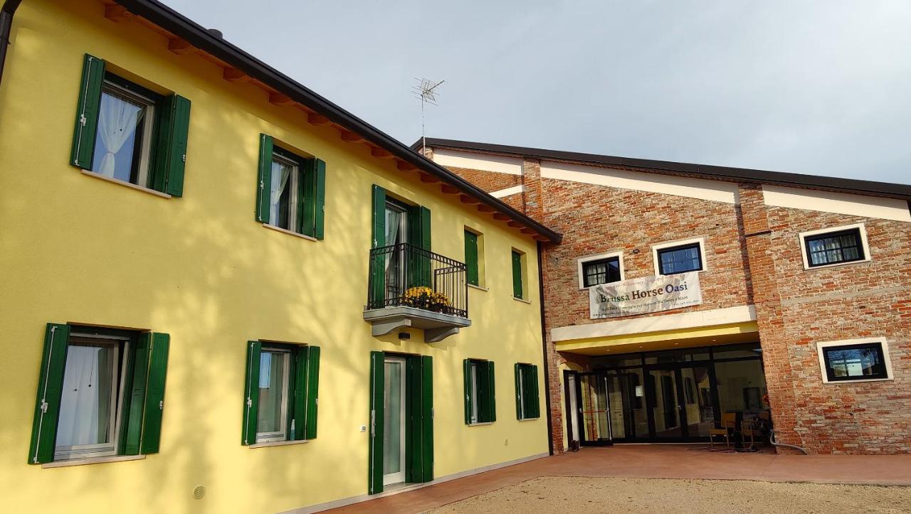 Brussa Horse Oasi Villa Каорле Екстериор снимка